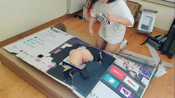 Stepsister receives anal internal cumshot through a hole in a box