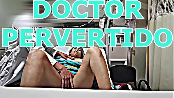 Por eso se tardaba tanto en atenderme en el IMMS, el doctor me chupa las tetas/ Daniela/ Hyperversos