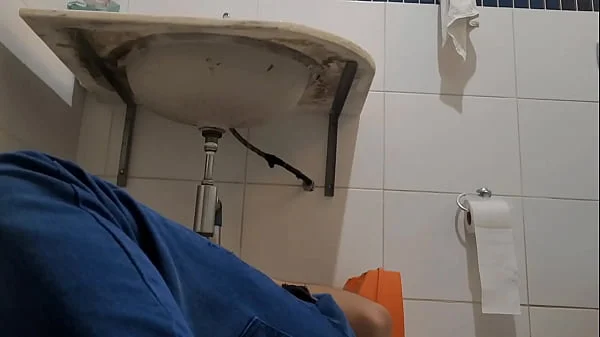 atendi o encanador de vestido só para ver se teria o pau dele!