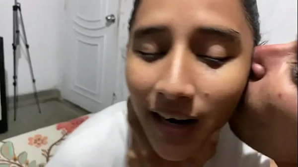 Cuando mi Mejor amigo descansa yo lo busco pa jugar.